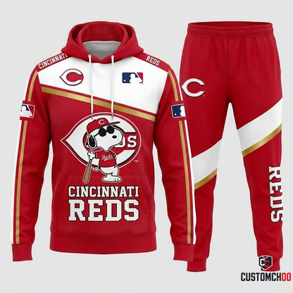 Cincinnati Reds - Snoopy MLB 30-Team Fan Tracksuit Set - Hoodie & Jogger Pants (Snoopy baseball fan tracksuit hoodie and pants set)